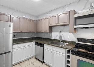 14013 SW 90th Ave in Miami, FL - Building Photo - Building Photo