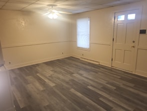 205 Modisette Ave in Donora, PA - Foto de edificio - Building Photo