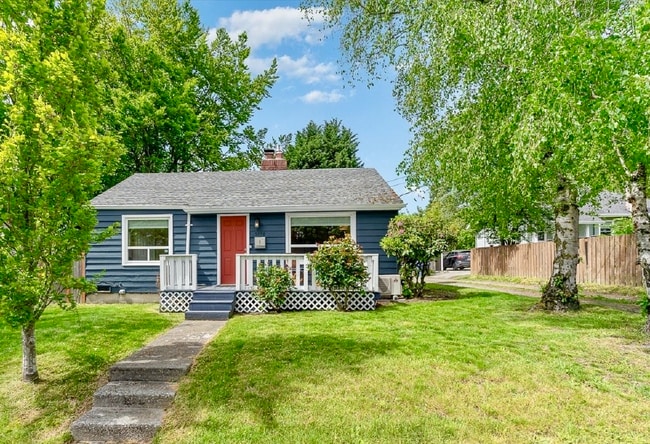 property at 5258 S Cloverdale Pl