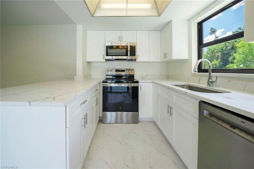 17455 Overhill Dr in Ft. Myers, FL - Building Photo