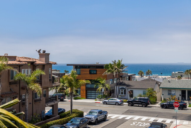 331 11th St in Hermosa Beach, CA - Foto de edificio - Building Photo