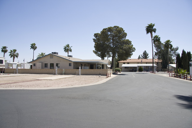 Patio Gardens MHP in Mesa, AZ - Foto de edificio - Building Photo