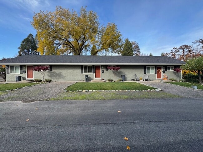 property at 415 N 6th St