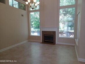 4463 Ecton Ln E in Jacksonville, FL - Foto de edificio - Building Photo