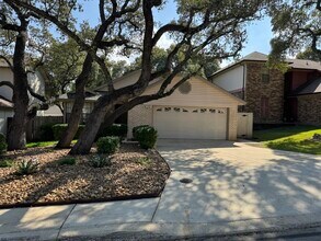 9538 Cloverdale in San Antonio, TX - Building Photo - Building Photo