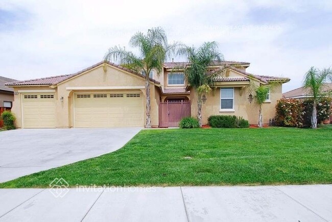 property at 2263 Finch Cir