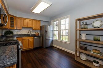 4847 Carriagepark Rd in Fairfax, VA - Foto de edificio - Building Photo