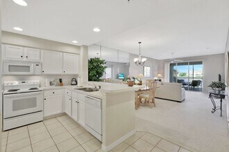 17040 Willowcrest Way in Ft. Myers, FL - Building Photo - Building Photo