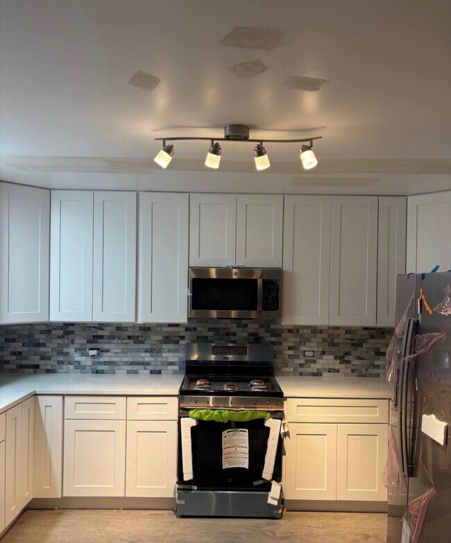 3407 N Ozark Ave in Chicago, IL - Building Photo - Building Photo