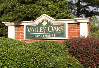 Valley Oaks Apartments in Atlanta, GA - Building Photo - Building Photo