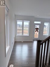 3210 Crystal Dr in Oakville, ON - Building Photo - Building Photo