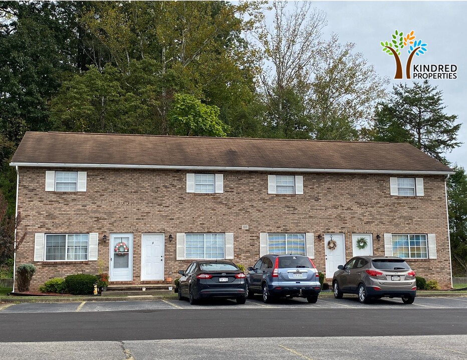 Westover Townhomes in Parkersburg, WV - Building Photo