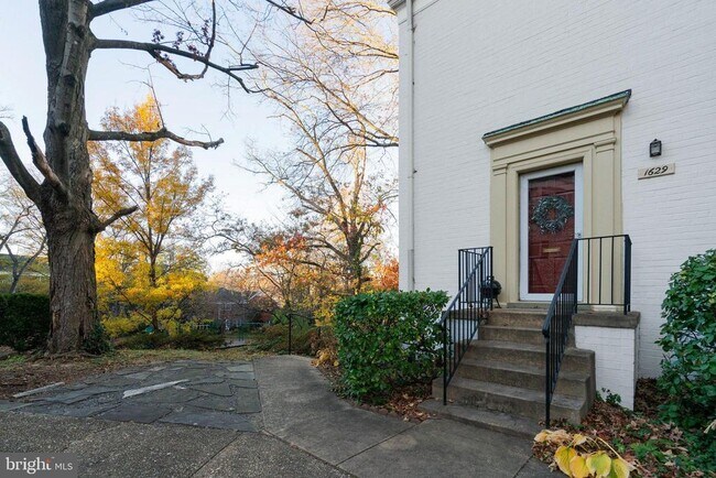 1629 Fitzgerald Ln in Alexandria, VA - Building Photo - Building Photo