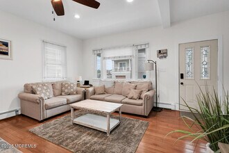 22 Beach St in Sea Bright, NJ - Building Photo - Building Photo