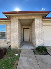 4221 Hunters Creek Dr in Fort Worth, TX - Foto de edificio - Building Photo