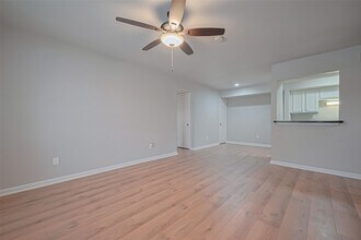 4200 Watson St, Unit 303 in Houston, TX - Building Photo - Building Photo
