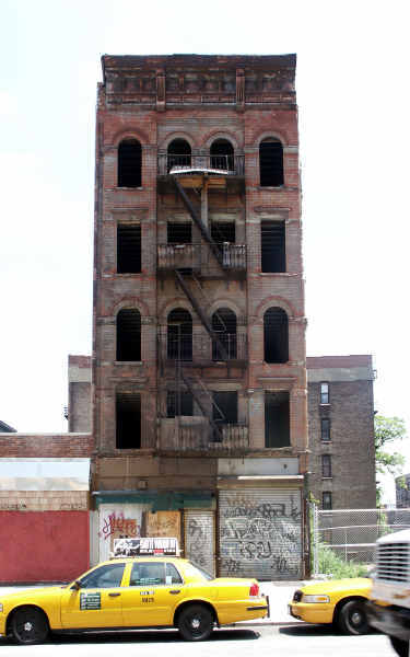 2082 Frederick Douglass Blvd in New York, NY - Foto de edificio