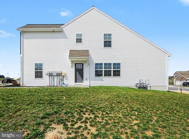 property at 7884 Oakbrook Dr