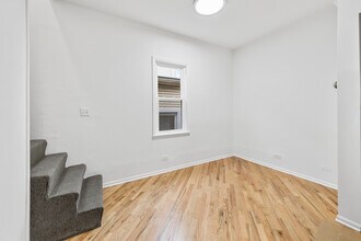 3037 N Southport Ave in Chicago, IL - Building Photo - Building Photo