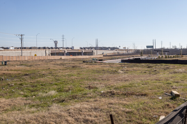 Center 45 Townhomes in Round Rock, TX - Building Photo - Building Photo