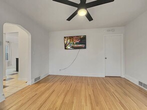 2729 Vernon Ave S in Minneapolis, MN - Building Photo - Building Photo