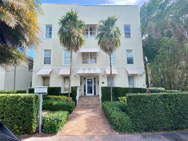 property at 1521 Lenox Ave.