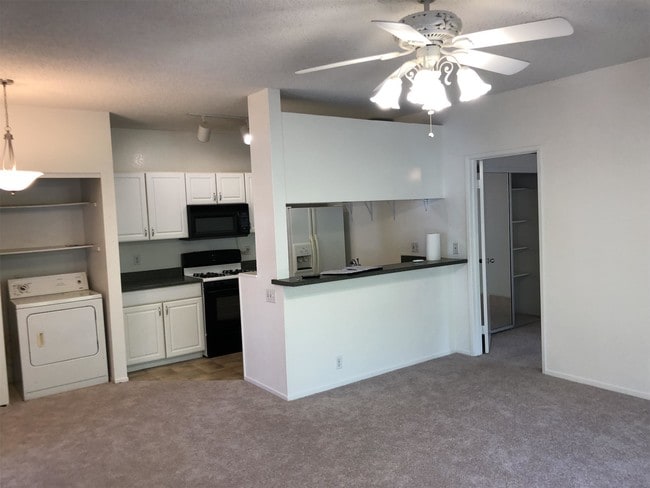 91-989-989 Puamaeole St in Ewa Beach, HI - Building Photo - Building Photo