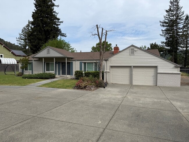 4307 Deer Trail Rd in Santa Rosa, CA - Building Photo - Building Photo