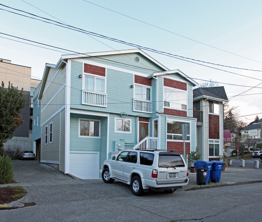 4103 Stone Way N in Seattle, WA - Building Photo