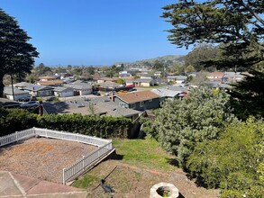 1037 Monte Verde Dr in Pacifica, CA - Building Photo - Building Photo