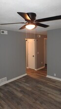 4863 NW Homestead Terrace in Riverside, MO - Building Photo - Building Photo