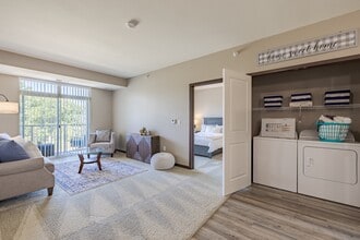 The Cielo Apartments in Fridley, MN - Foto de edificio - Building Photo