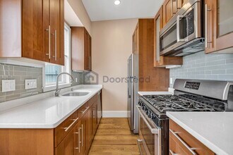 868 E 4th St, Unit #3 in Boston, MA - Building Photo - Building Photo