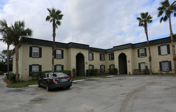 Hacienda Del Sol Apartments in Orlando, FL - Foto de edificio - Building Photo