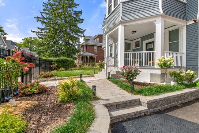 property at 7 Waumbeck St