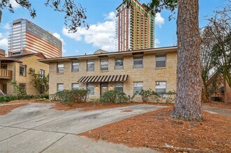 2021 Southgate Blvd in Houston, TX - Foto de edificio - Building Photo