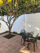 3675 Kelton Ave, Unit detached apartment in Los Angeles, CA - Building Photo