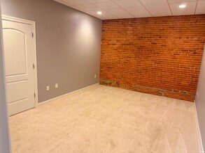 623 1/2 Main Street Unit in Jasper, IN - Building Photo - Building Photo