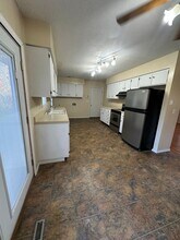 4065 S El Fiesta Ave in Springfield, MO - Building Photo - Building Photo