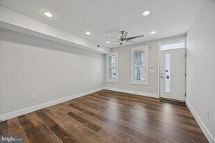 2222 Wharton St in Philadelphia, PA - Building Photo