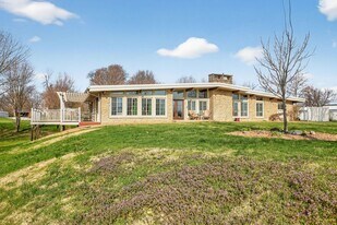 505 S Co Rd 200 W in Greensburg, IN - Building Photo