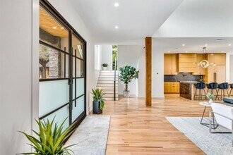 7533 Royal Pl in Dallas, TX - Building Photo - Building Photo