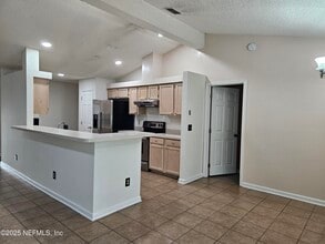 1203 Stern Way in Orange Park, FL - Building Photo - Building Photo