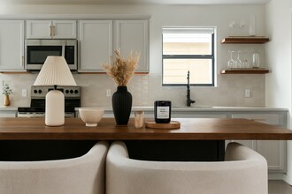 5624 Victory Gallop Dr in Del Valle, TX - Building Photo - Building Photo