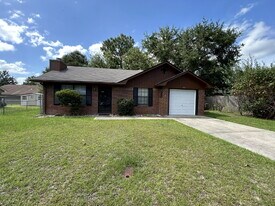 903 Malibu Dr in Hinesville, GA - Building Photo