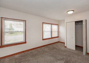 537 23rd St in Bettendorf, IA - Building Photo - Building Photo