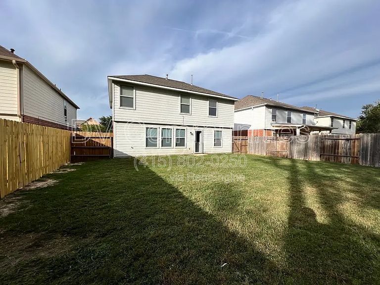 7310 Foxbrook Dr in Humble, TX - Building Photo