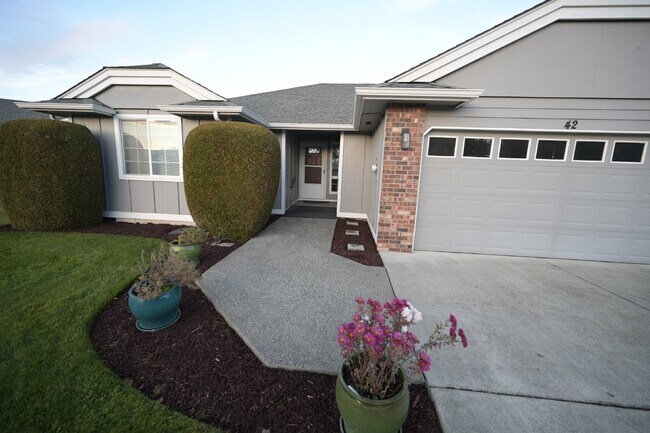 42 Heron Way in Sequim, WA - Building Photo - Building Photo