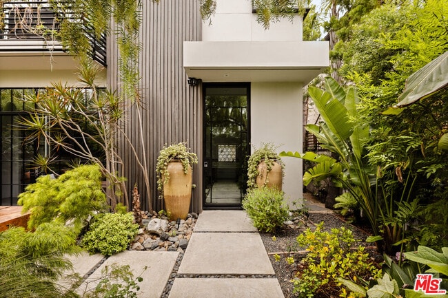 2341 Wilson Ave in Los Angeles, CA - Building Photo - Building Photo