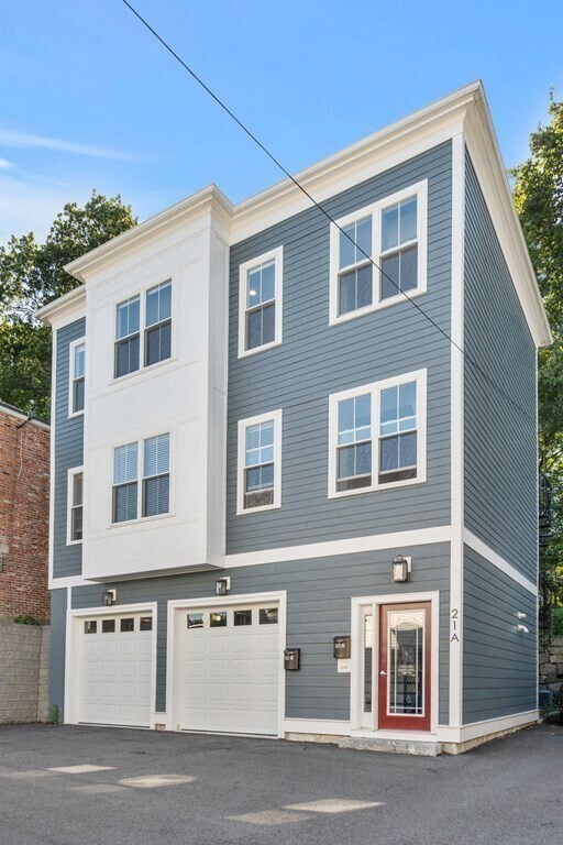 property at 21A High St